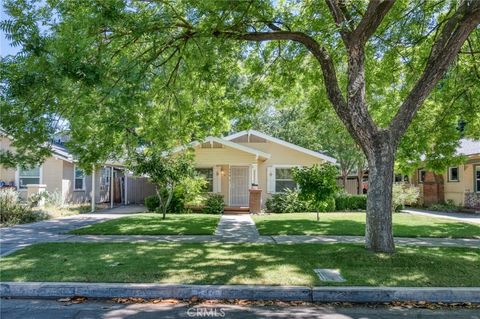 Photo of 546 E Michigan Ave, Fresno, CA 93704 (MLS # FR26123089)