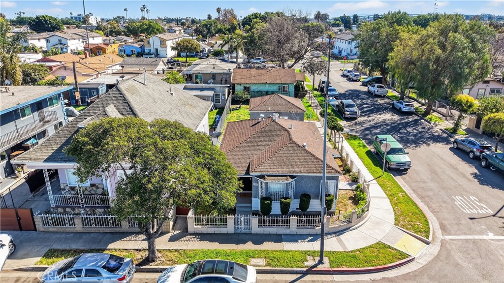 200 E Century Boulevard