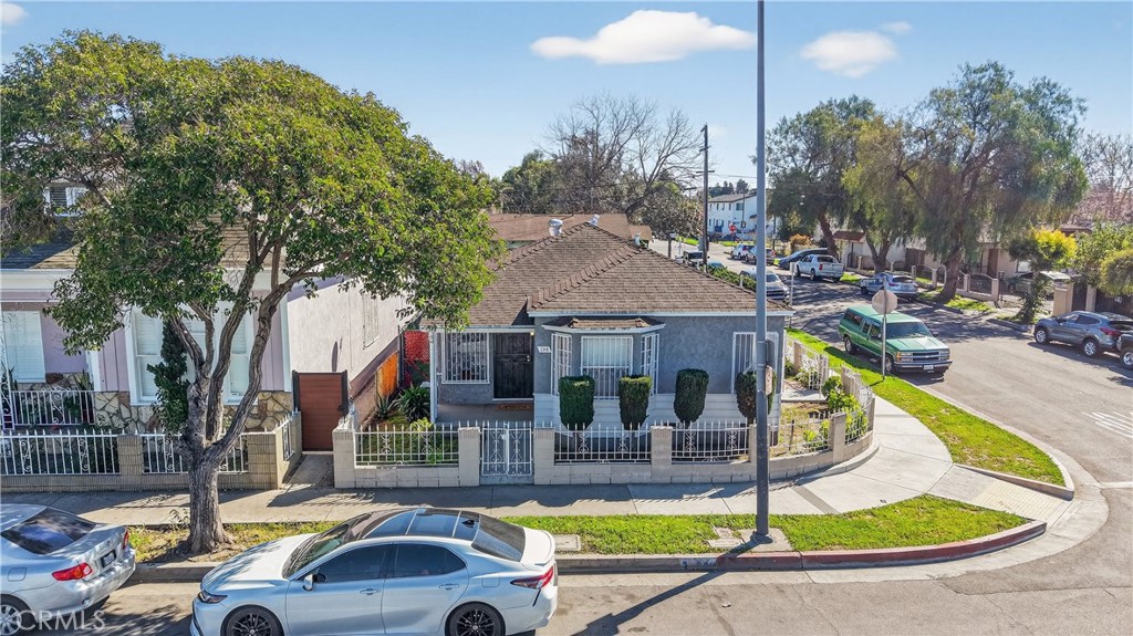 200 E Century Boulevard