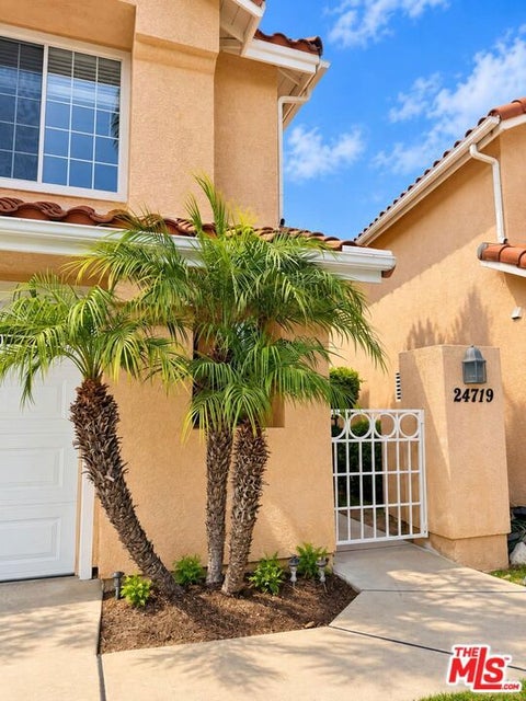 Photo of 24719 Calle Largo, Calabasas, CA 91302 (MLS # 26101751)