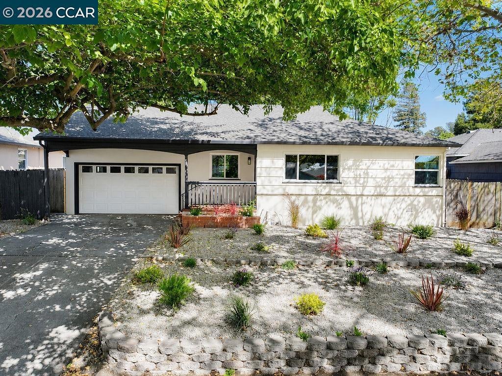1024 Mariposa St