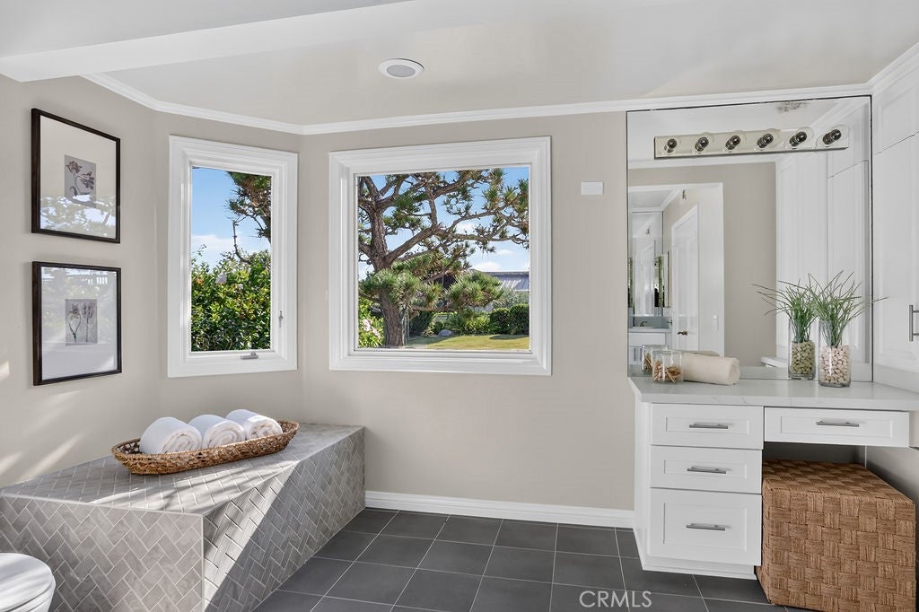 2715 Island View Drive, Corona Del Mar CA 92625 - Photo 32