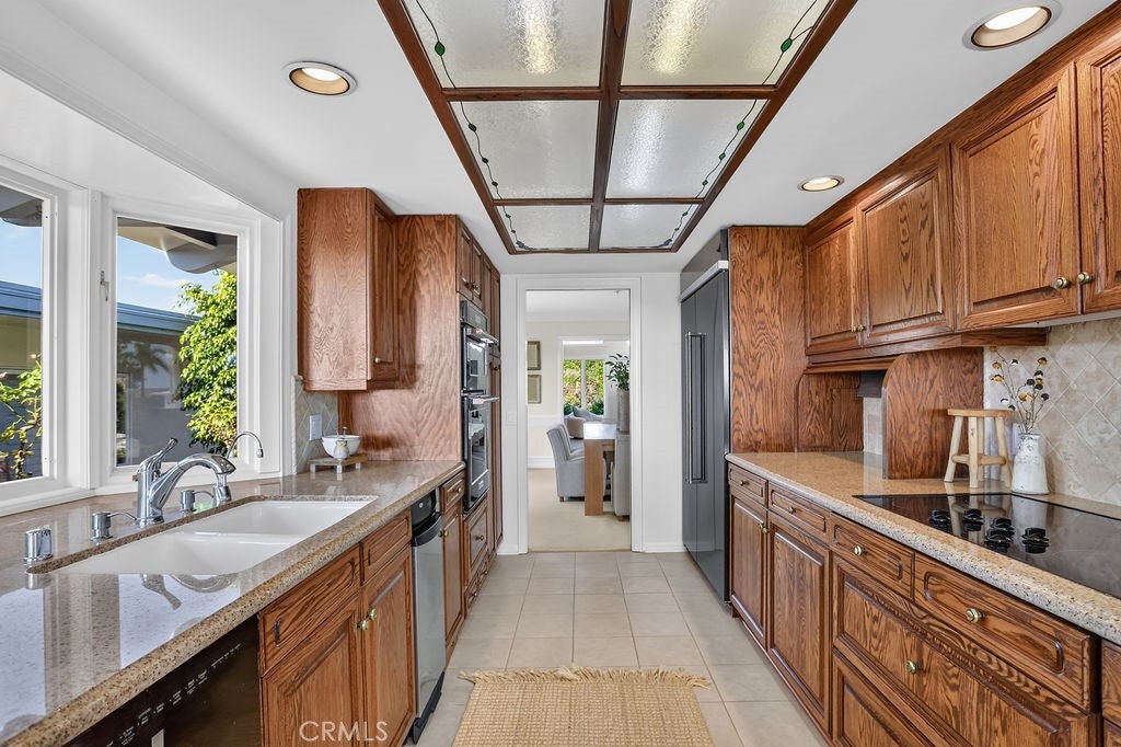 2715 Island View Drive, Corona Del Mar CA 92625 - Photo 23