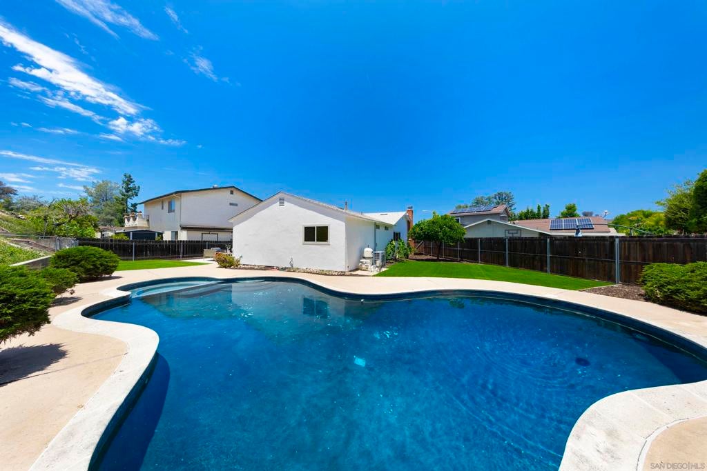 7225 Laura Ct