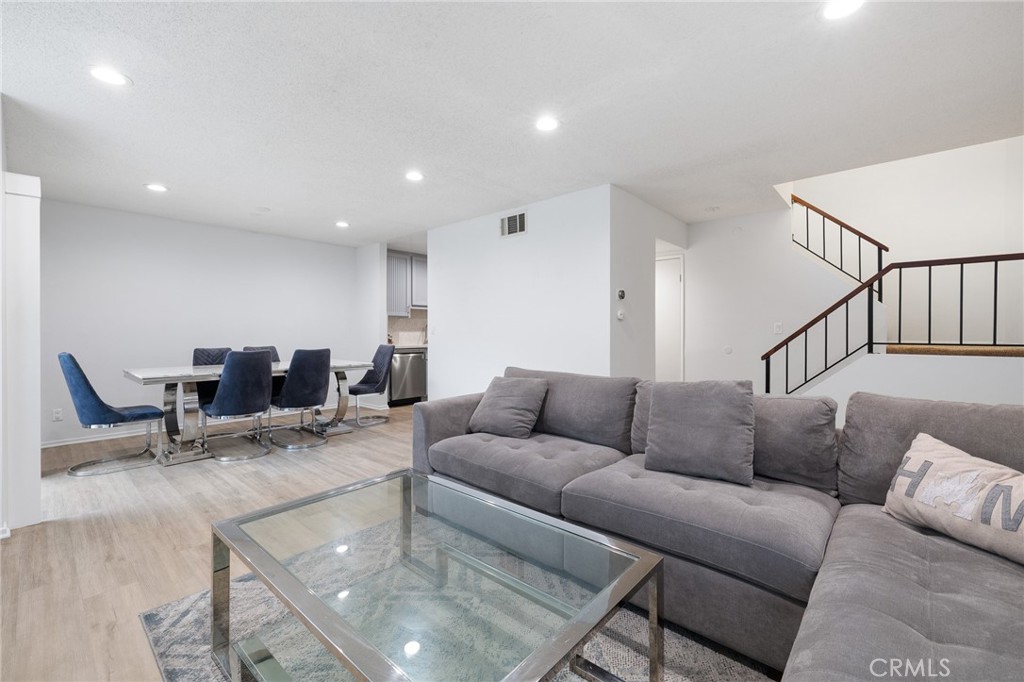 27114 Hidaway Avenue 3