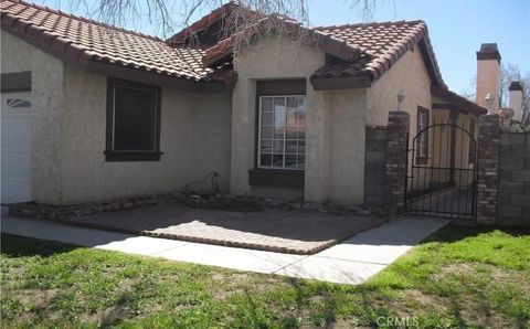 Photo of 3212 Avenue S1, Palmdale, CA 93550 (MLS # SR26085301)