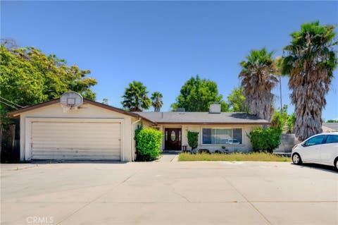 Photo of 19122 Chase Street, Northridge, CA 91324 (MLS # SR26161336)