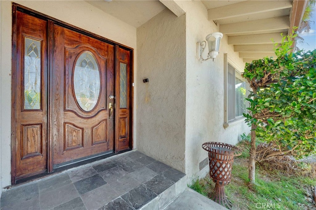 19122 Chase Street, Northridge CA 91324