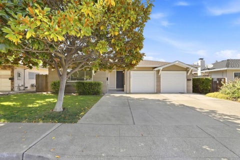 Photo of 726 Muir Drive, Mountain View, CA 94041 (MLS # ML82061091)