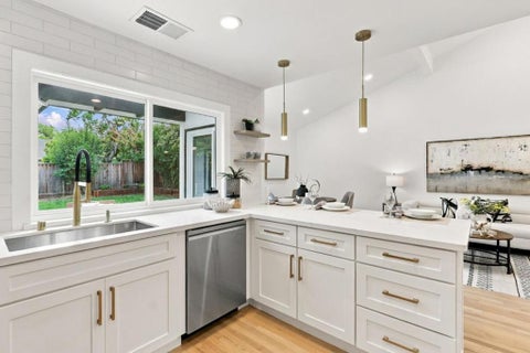 Photo of 7522 Kingsbury Place, Cupertino, CA 95014 (MLS # ML82065655)