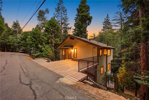 Photo of 779 Virginia Court, Lake Arrowhead, CA 92352 (MLS # IG26177416)