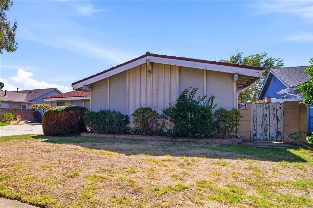 16608 Barneston