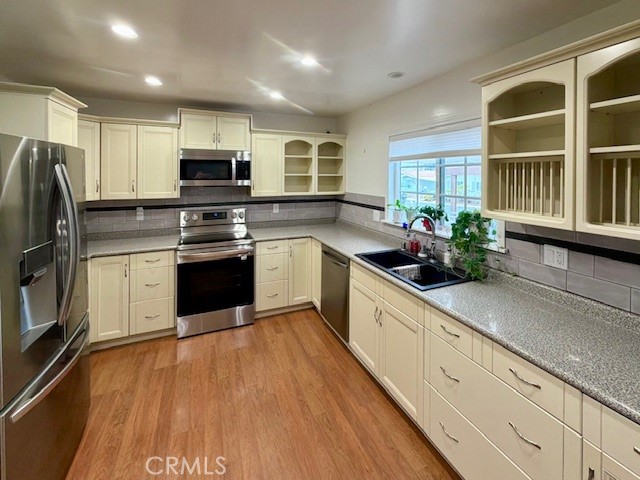 5200 Irvine Boulevard 183