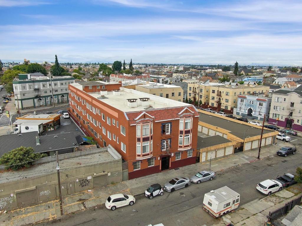 2624 Foothill Boulevard