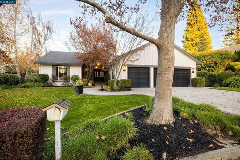 Photo of 332 Red Maple Drive Dr, Danville, CA 94506 (MLS # 41118438)