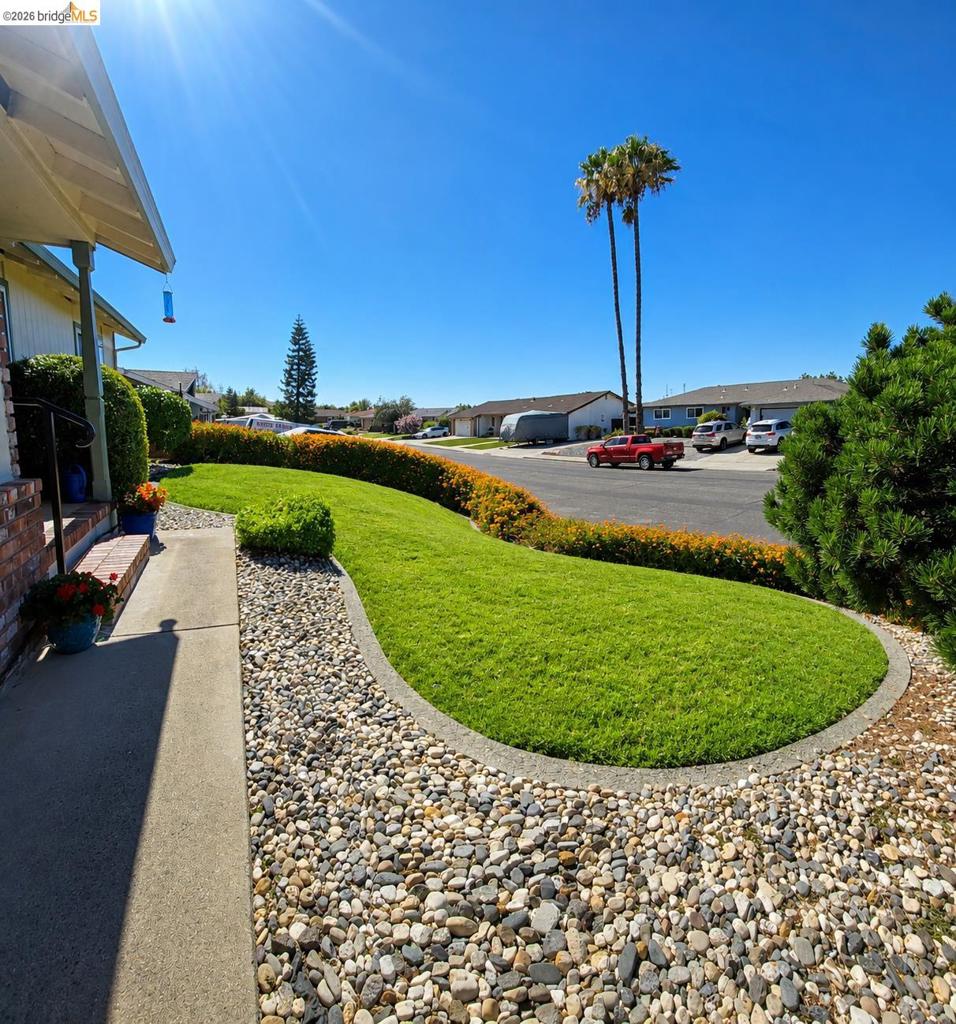 216 Boulder Dr
