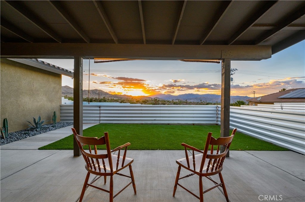 8585 Warren Vista