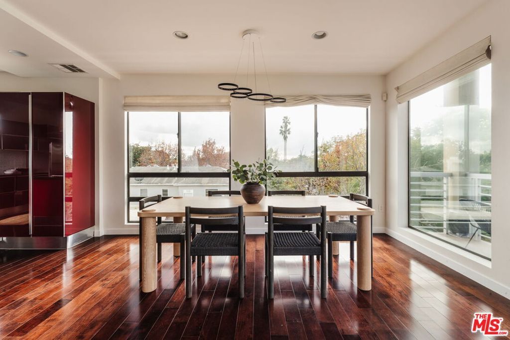 Photo of 812 N Croft Avenue #301, West Hollywood, CA 90069 (MLS # 26649217)