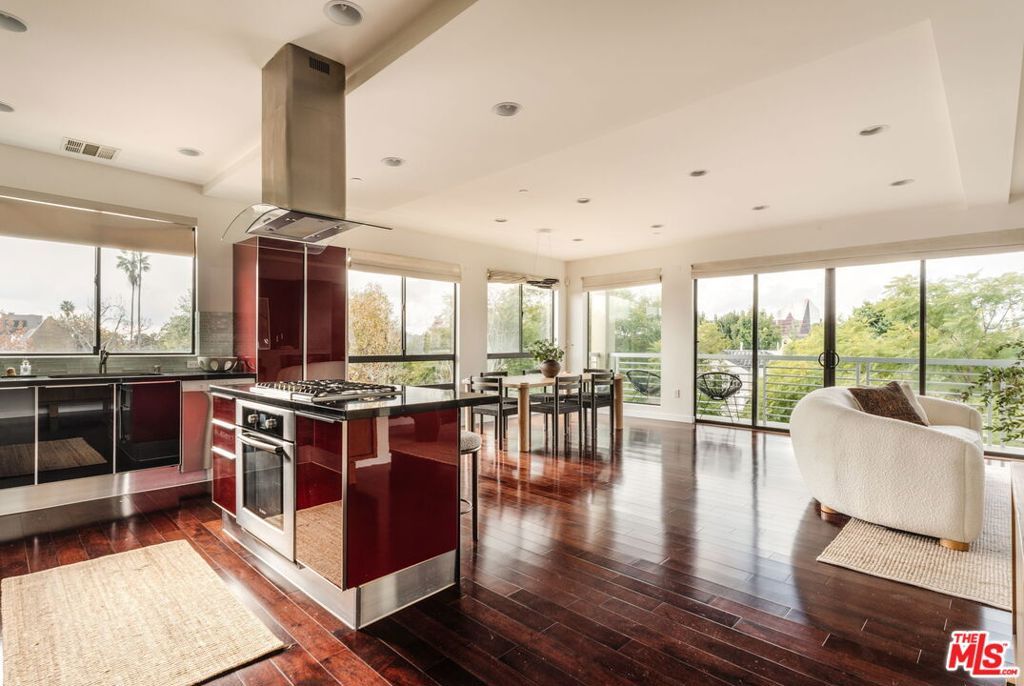 Photo of 812 N Croft Avenue #301, West Hollywood, CA 90069 (MLS # 26649217)