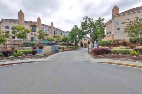 Photo of 970 Asilomar Terrace #3, Sunnyvale, CA 94086 (MLS # ML82045283)