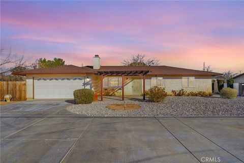 Photo of 19224 Madrone Street, Hesperia, CA 92345 (MLS # IV26009513)