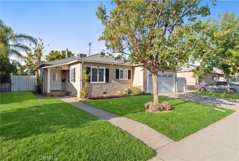 Photo of 4012 E Clinton AVE, Fresno, CA 93703 (MLS # FR26234034)