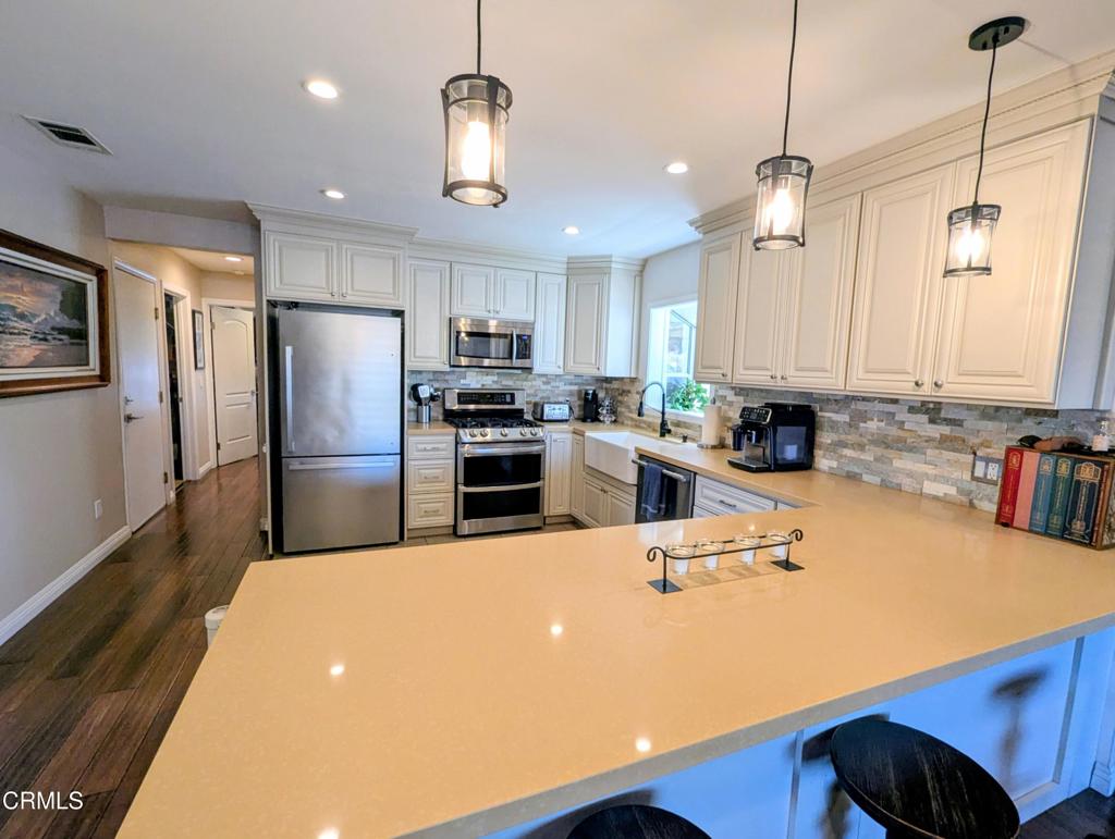 98 Mountain View Street