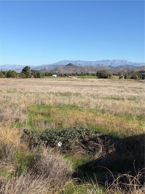 Photo of 0 Cameron (Santa Fe) Street, Hemet, CA 92543 (MLS # SW26232034)