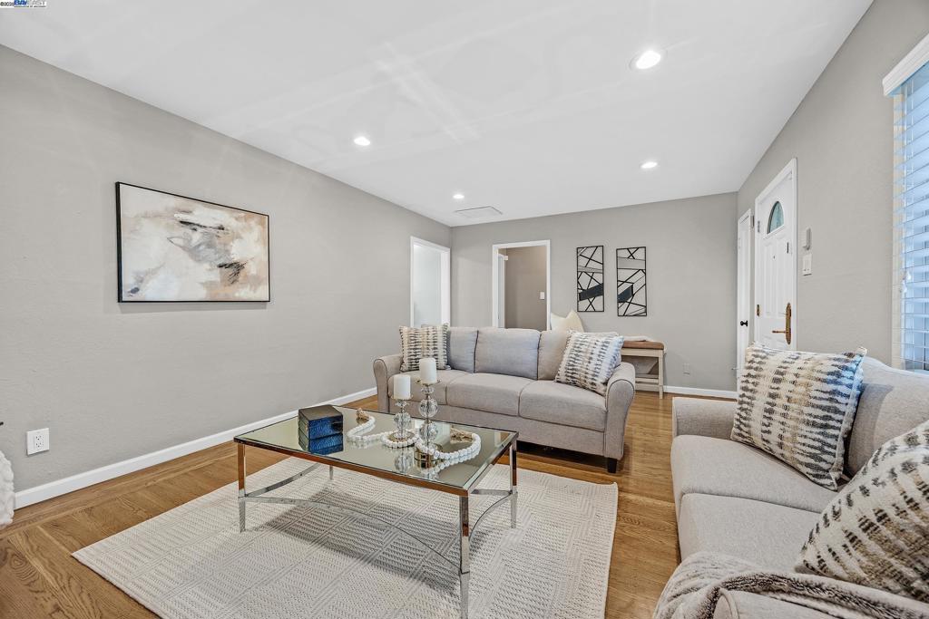 GLENBROOK HGHTS - Residential