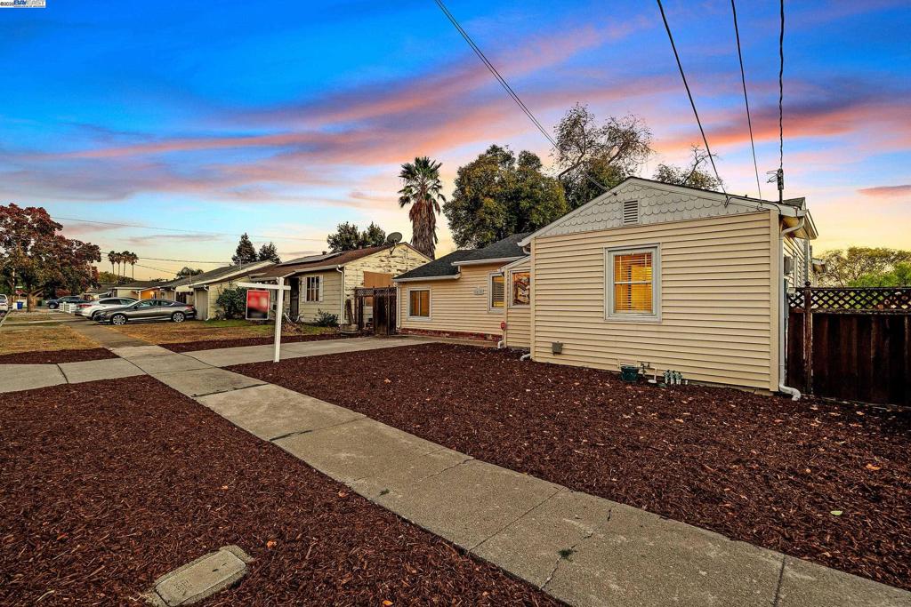 GLENBROOK HGHTS - Residential