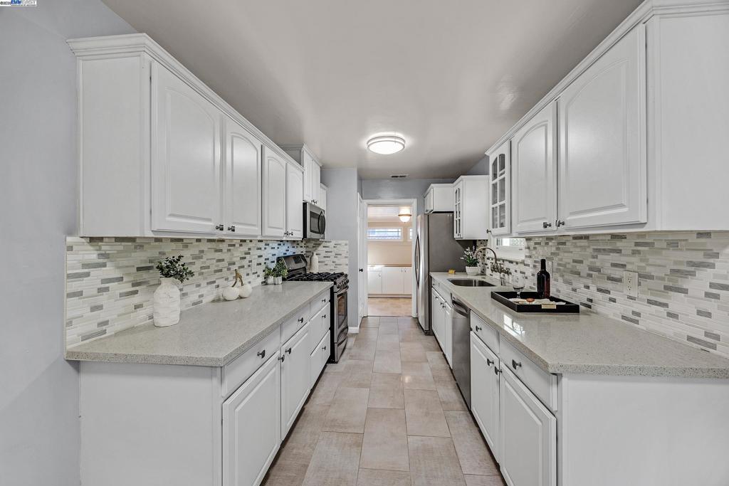 GLENBROOK HGHTS - Residential