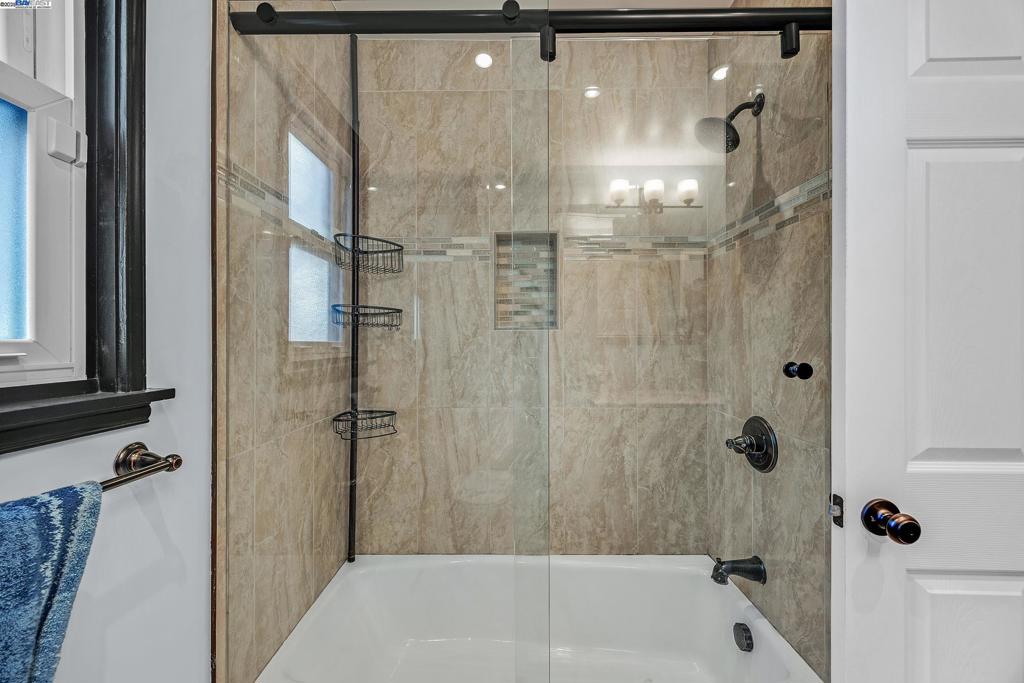 GLENBROOK HGHTS - Residential