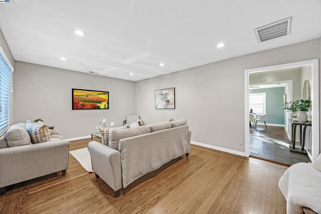 GLENBROOK HGHTS - Residential