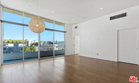 Tiny photo for 12770 Caswell Avenue, Los Angeles, CA 90066 (MLS # 26843393)