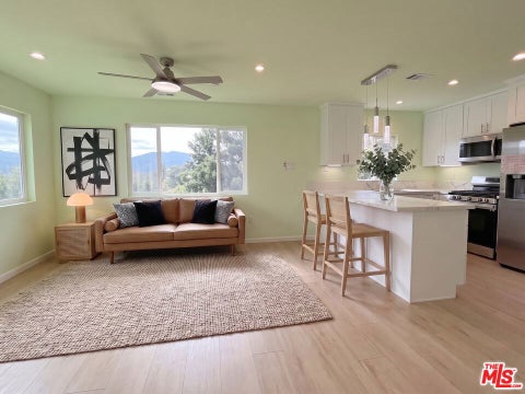 Photo of 3131 Jolley Dr Dr, Burbank, CA 91504 (MLS # 26992821)