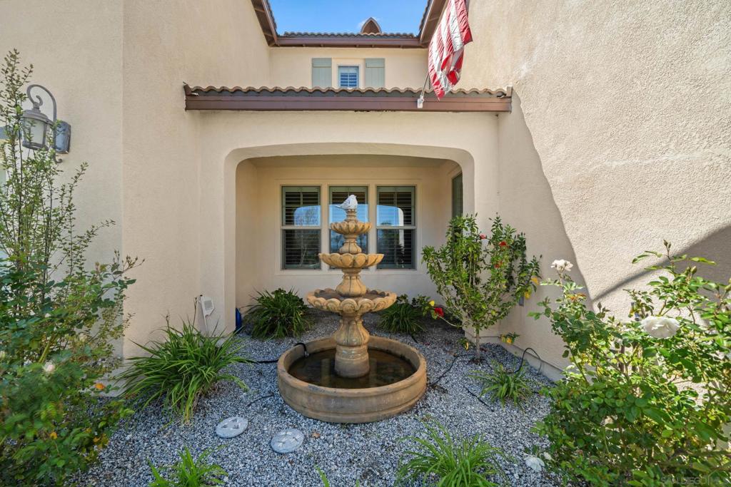 35385 Summerholly Ln