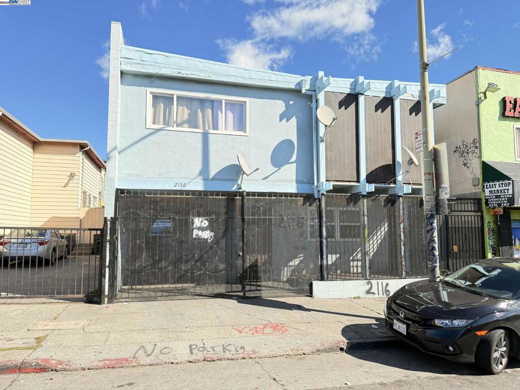 EAST OAKLAND - Residential Income