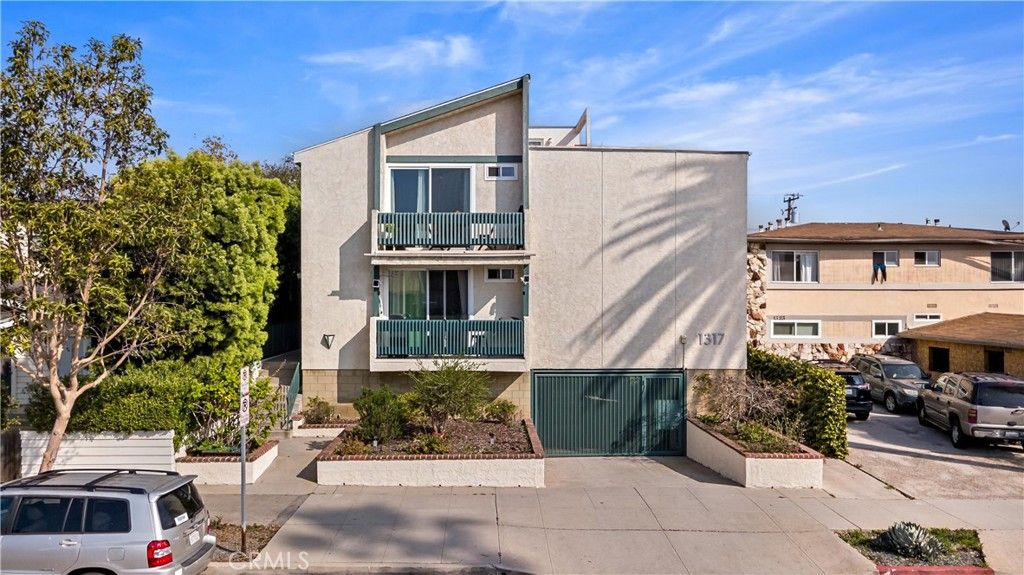 Photo of 1317 12th Street #8, Santa Monica, CA 90401 (MLS # WS26018031)