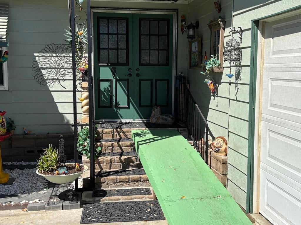 1159 ViA Merced