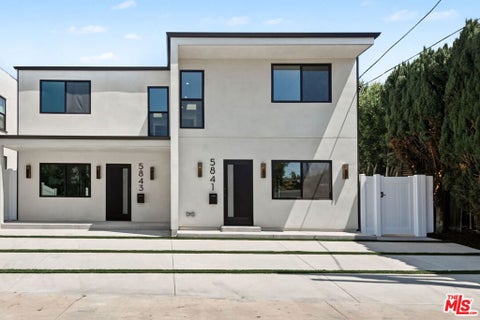 Photo of 5841 Whitworth Ave Dr, Los Angeles, CA 90019 (MLS # 26868641)