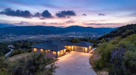 Photo of 25250 Deertrail Dr, Tehachapi, CA 93561 (MLS # OC26082187)