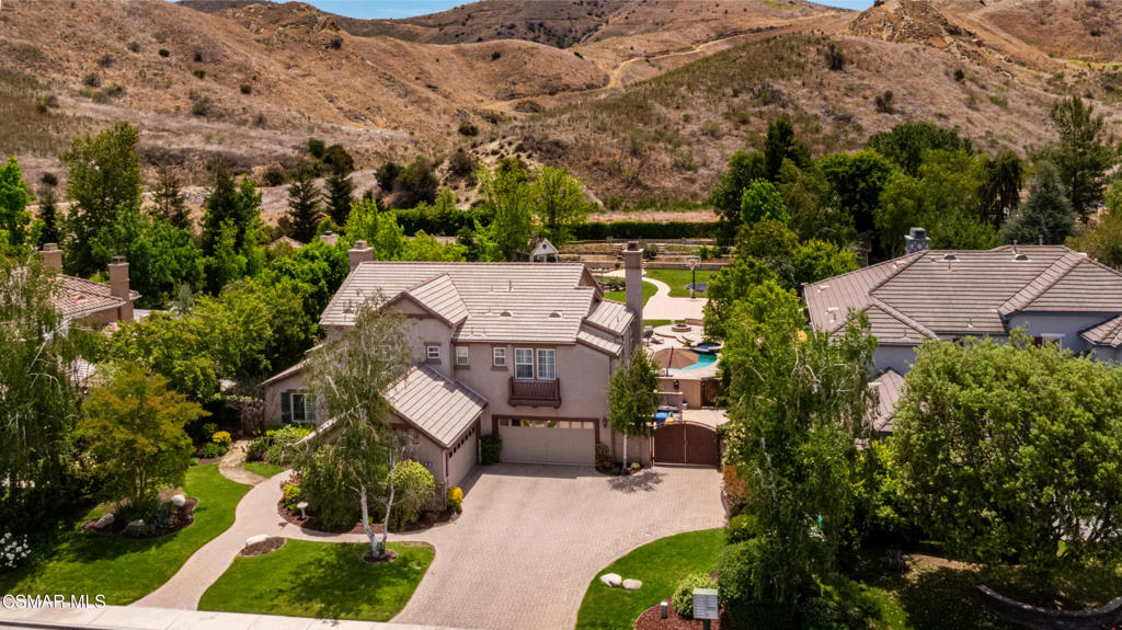 68 E Twisted Oak Drive