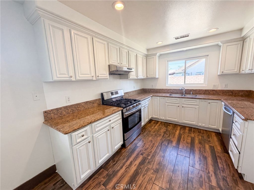 922 W Craig