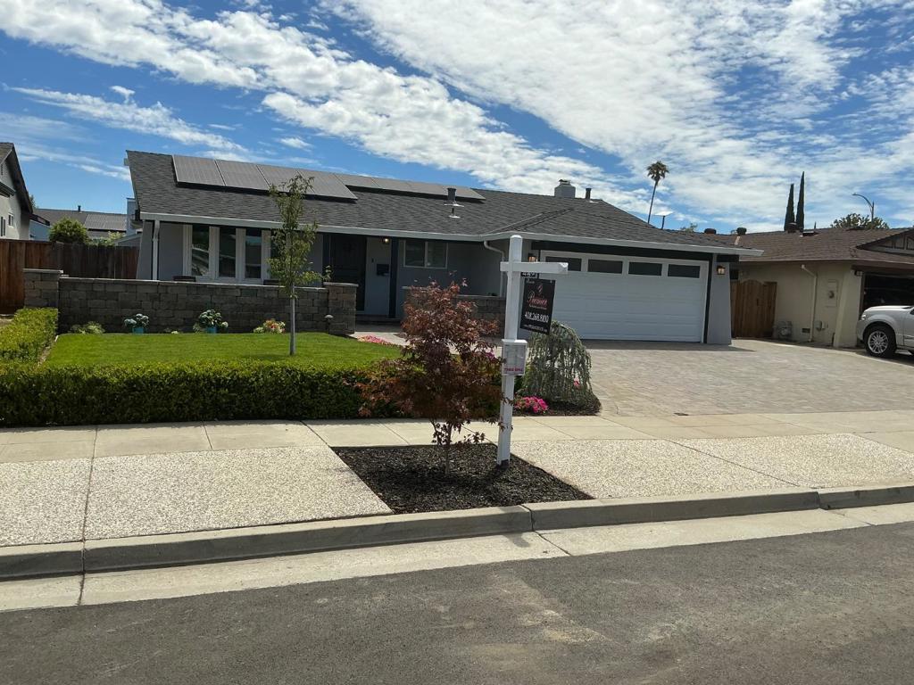 449 Ariel Court