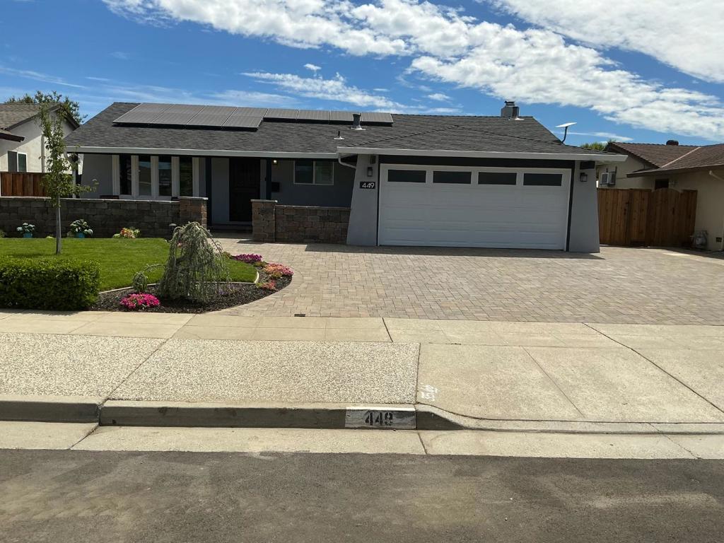 449 Ariel Court