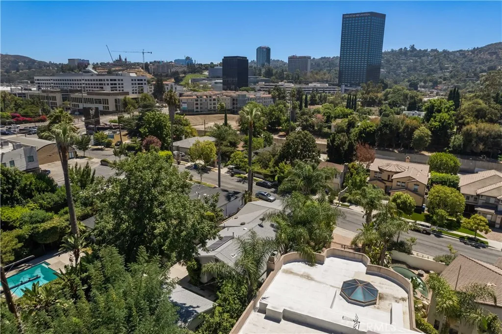 Toluca Lake, California 91602, United States, 3 Bedrooms Bedrooms, ,3 BathroomsBathrooms,Residential,Contingent,123186