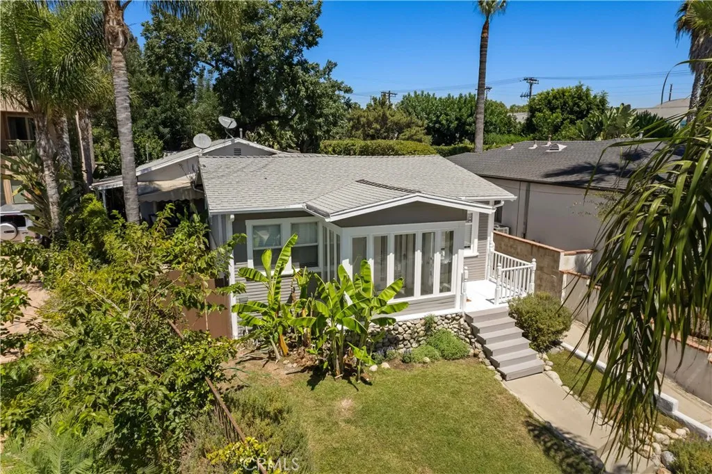 Toluca Lake, California 91602, United States, 3 Bedrooms Bedrooms, ,3 BathroomsBathrooms,Residential,Contingent,123186