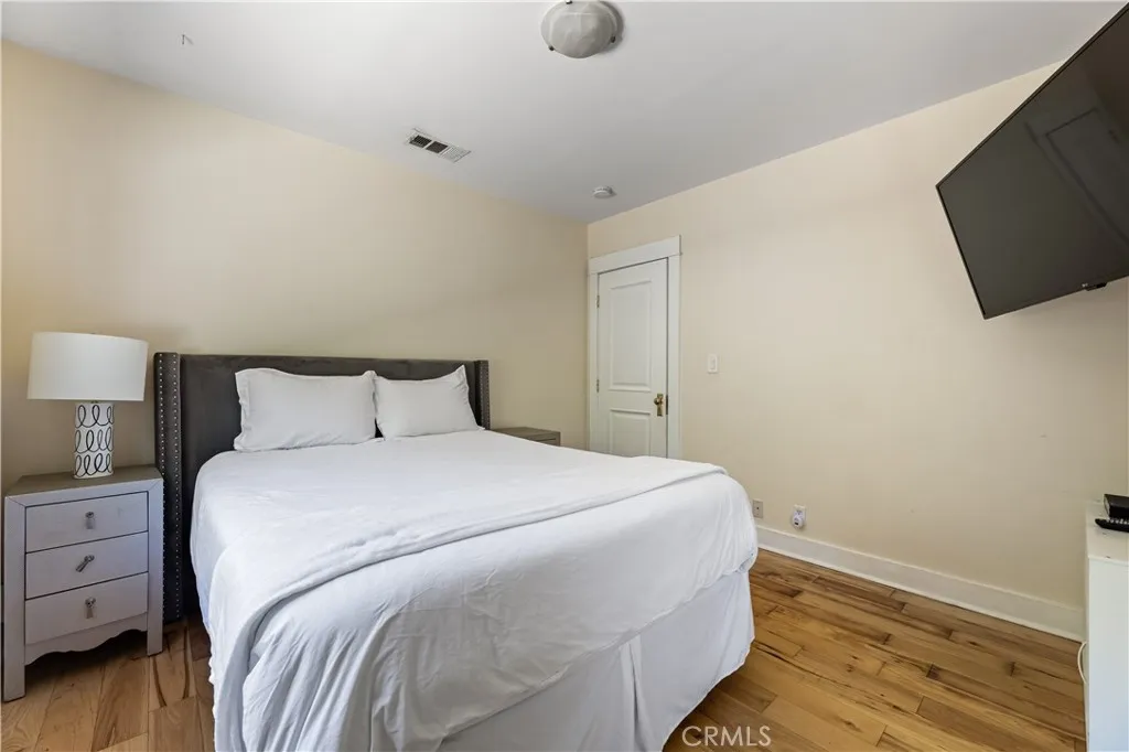 Toluca Lake, California 91602, United States, 3 Bedrooms Bedrooms, ,3 BathroomsBathrooms,Residential,Contingent,123186