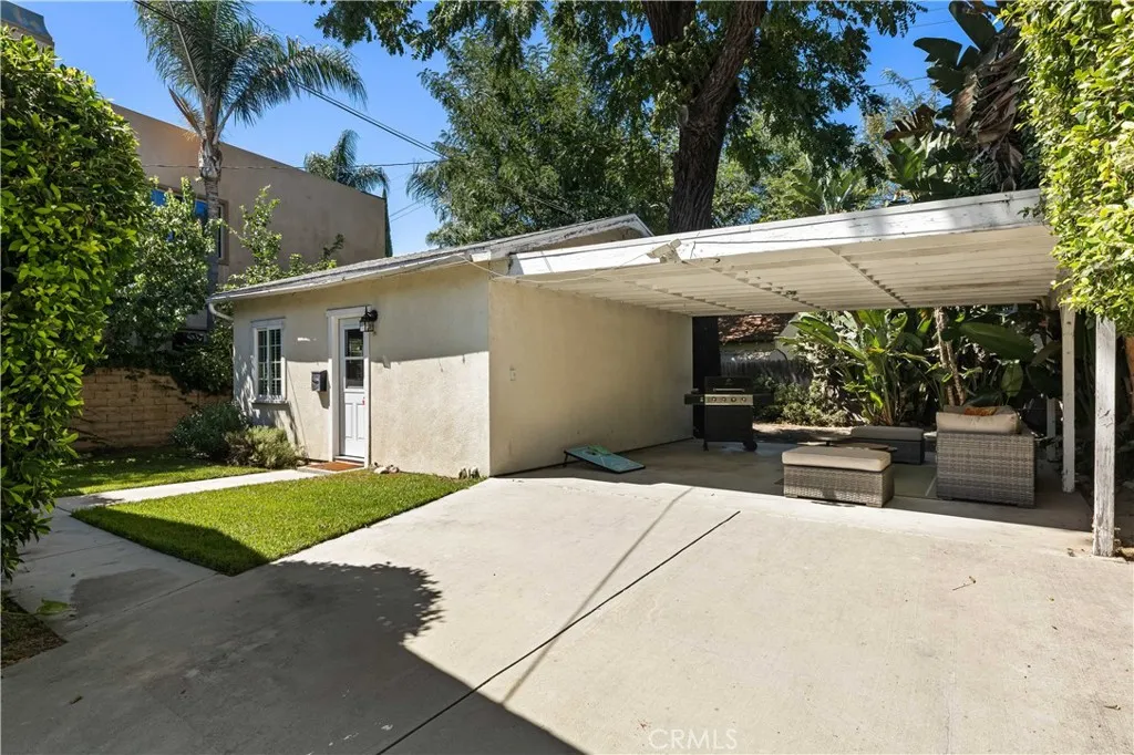 Toluca Lake, California 91602, United States, 3 Bedrooms Bedrooms, ,3 BathroomsBathrooms,Residential,Contingent,123186
