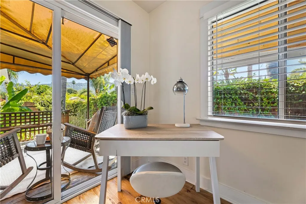 Toluca Lake, California 91602, United States, 3 Bedrooms Bedrooms, ,3 BathroomsBathrooms,Residential,Contingent,123186